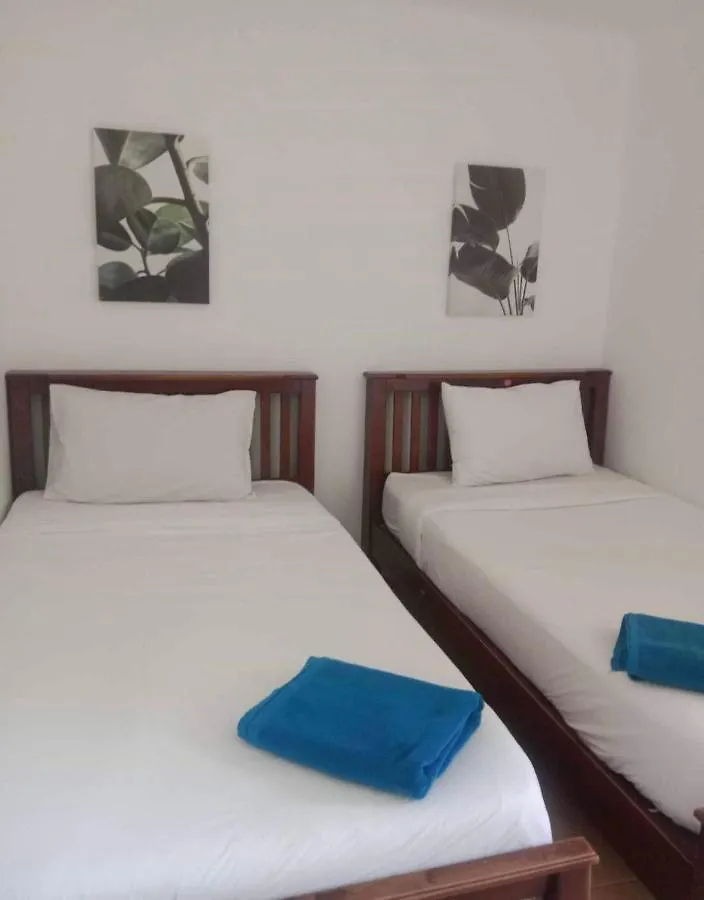 Blanco Central Phi Phi Don Hostel